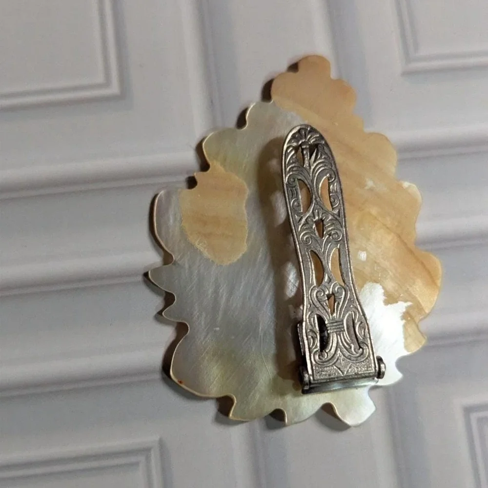 Vintage‎ Hand Carved Mother of Pearl Shell Leaf Berry Fur Clip Iridescent 2 Inch